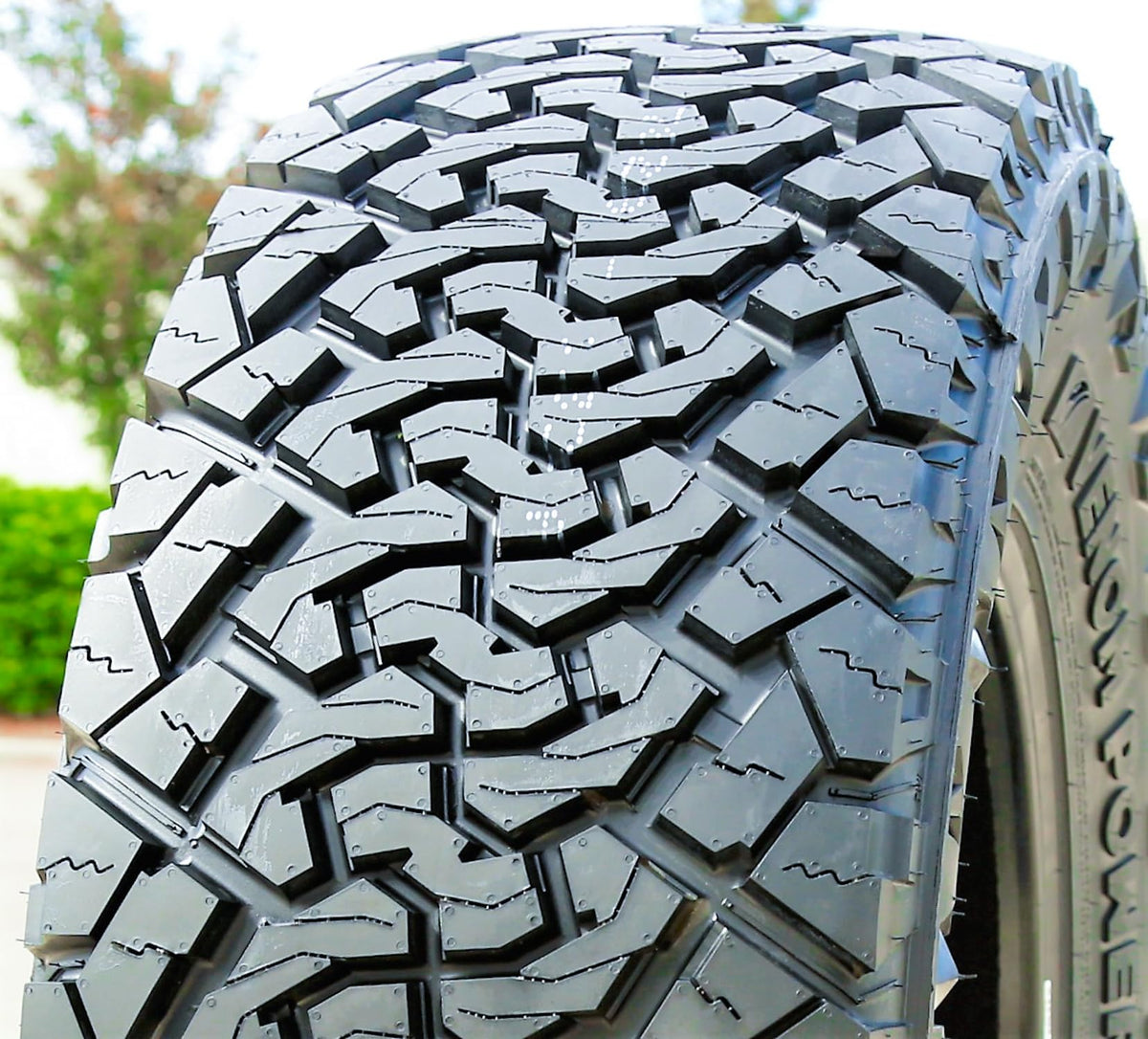 4 x LT265/70R18 Tires V8333