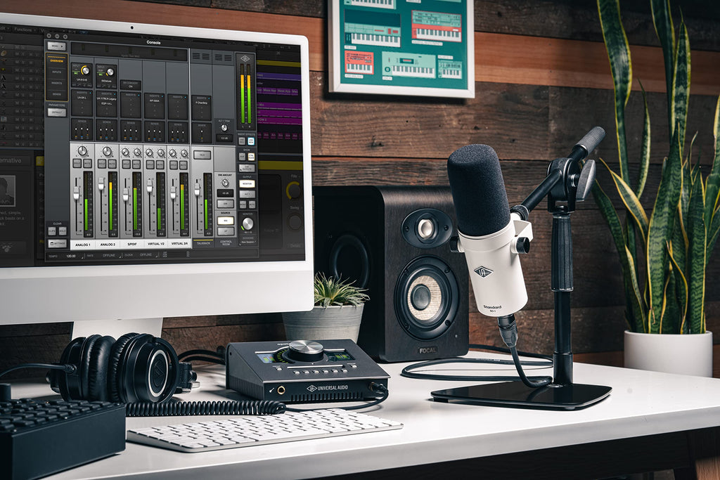 Dynamic Microphone, White Y344